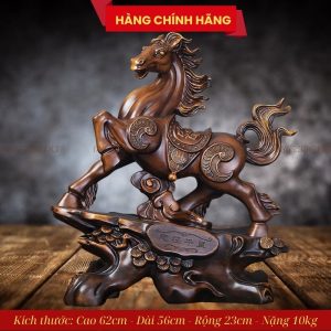 Tượng ngựa gỗ đẹp